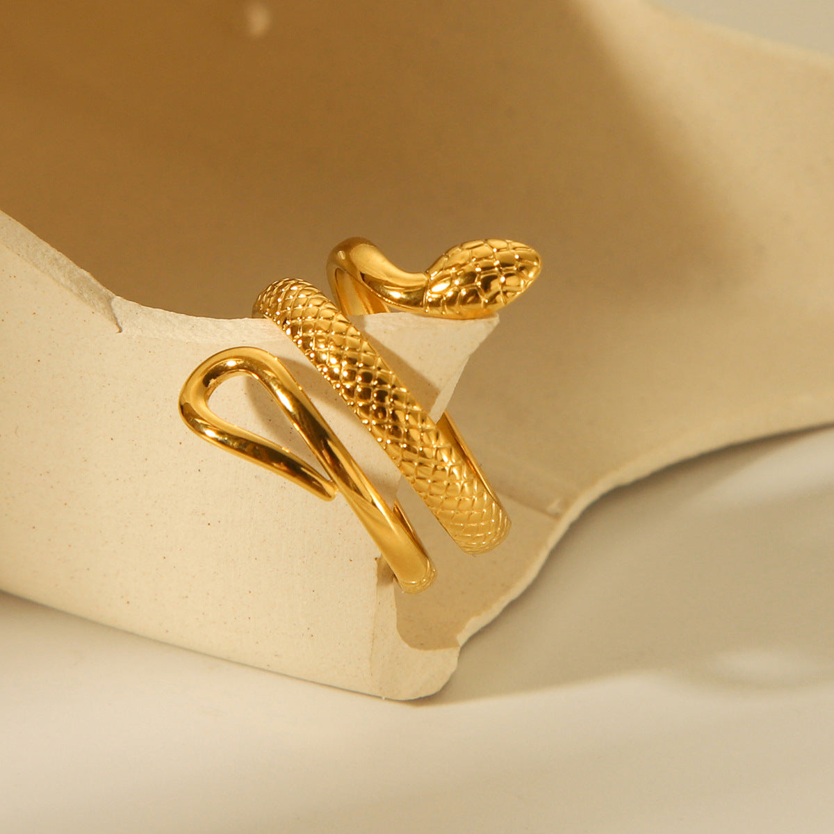 Ins style European and American cross-border 18K gold stainless steel snake ring female temperament all-match titanium steel ring non-fading jewelry