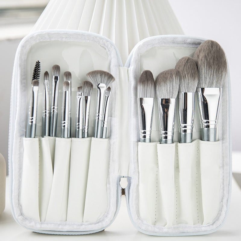 First-time beginner makeup brush suit powder brush eye shadow brush blush brush Cangzhou full set of beauty brush super soft